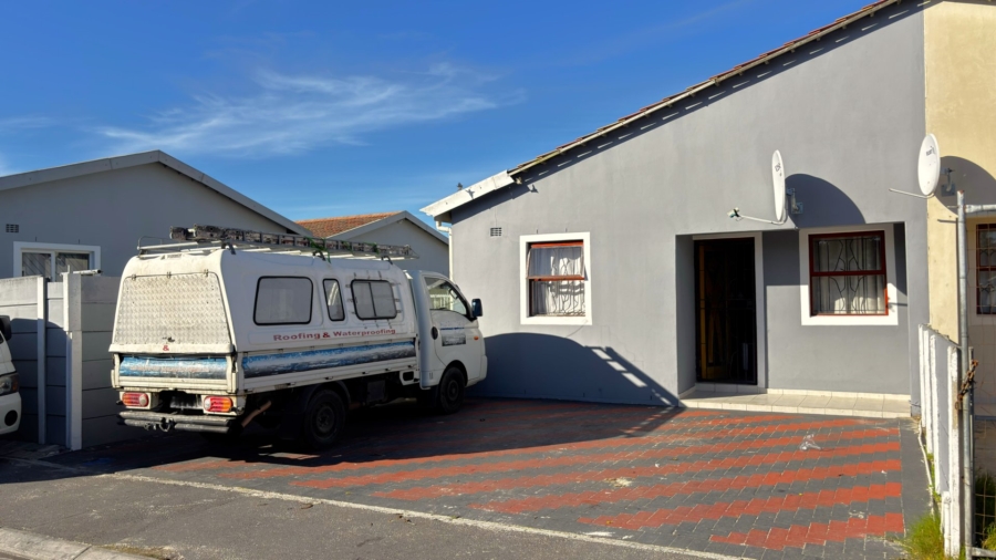2 Bedroom Property for Sale in Lentegeur Western Cape